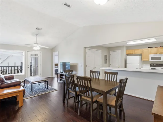 1114 S College Street S 10-303, Auburn, Alabama 36830
