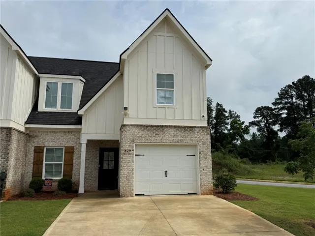 629 Thornberry Drive, Auburn, Alabama 36830