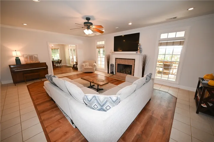 1515 Crossing Way, Auburn, Alabama 36830