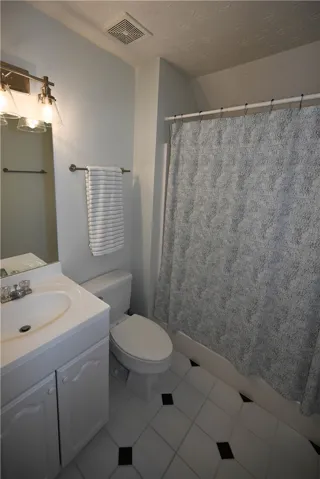 Apartment: Bathroom.