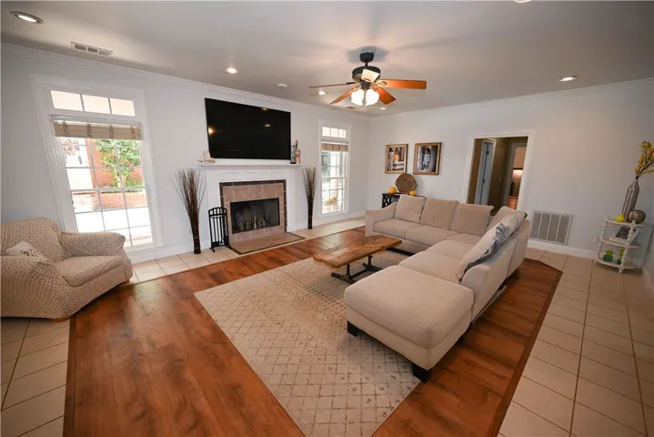 1515 Crossing Way, Auburn, Alabama 36830