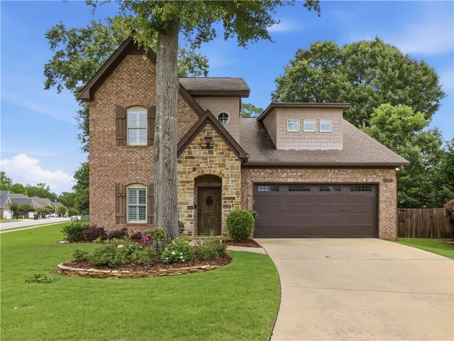 1230 Weatherford Street, Auburn, Alabama 36830