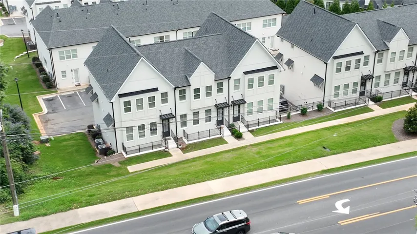 2106 Moores Mill Road 106, Auburn, Alabama 36830
