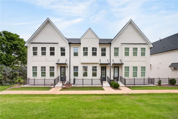 2106 Moores Mill Road 106, Auburn, Alabama 36830
