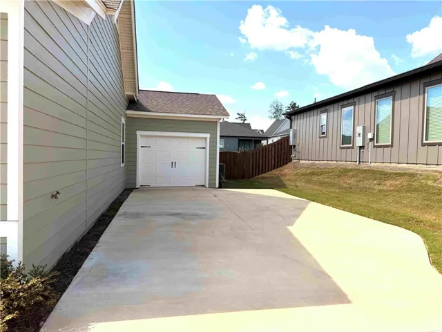 613 Shropshire Drive, Auburn, Alabama 36832