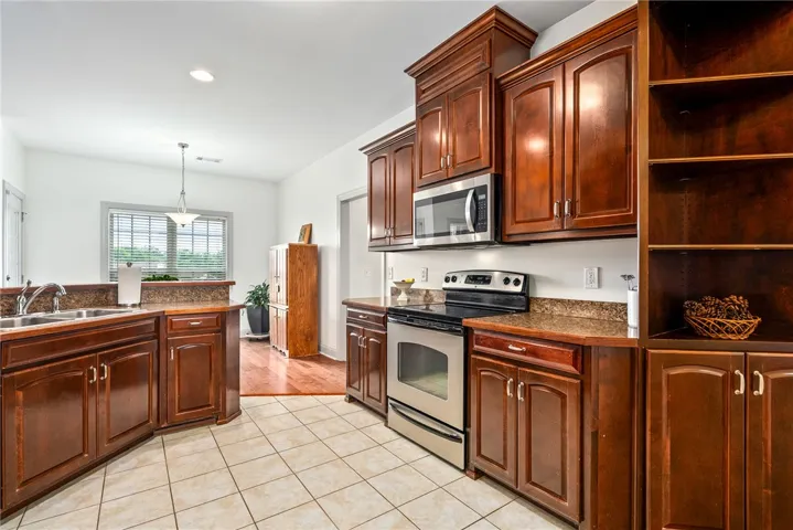 905 Beauford Drive, Opelika, Alabama 36804
