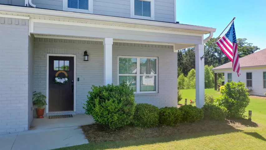 Don't you love a welcoming front porch.