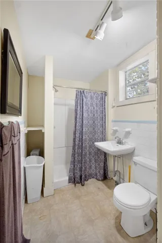 483 Holley Street, Camp Hill, Alabama 36850