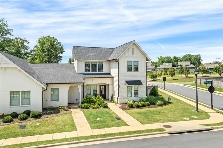 602 Grey Oak Circle, Auburn, Alabama 36830