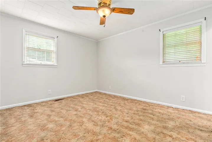 304 S 17th Avenue, Lanett, Alabama 36863