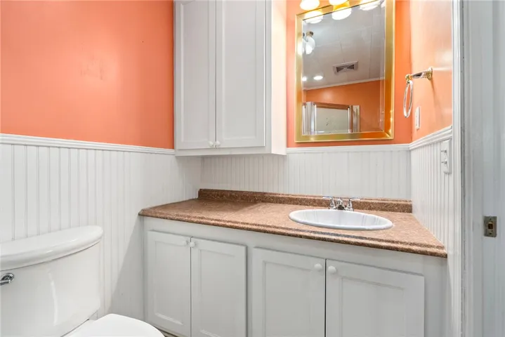 304 S 17th Avenue, Lanett, Alabama 36863
