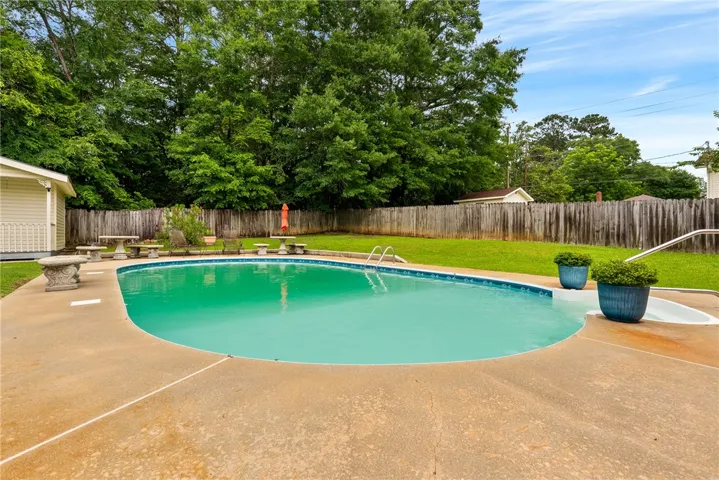 304 S 17th Avenue, Lanett, Alabama 36863