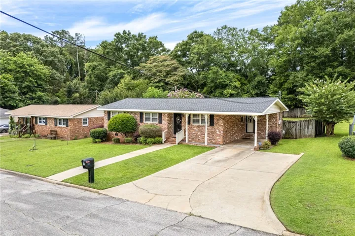304 S 17th Avenue, Lanett, Alabama 36863