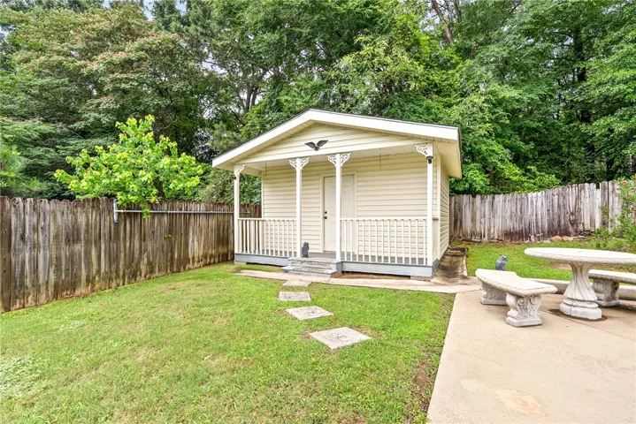 304 S 17th Avenue, Lanett, Alabama 36863