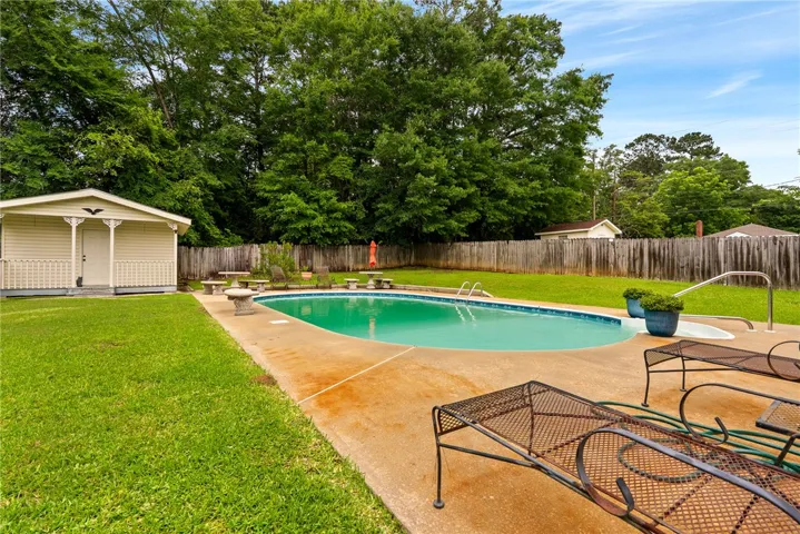 304 S 17th Avenue, Lanett, Alabama 36863