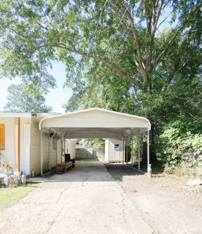 616 Vann Road, Smiths Station, Alabama 36877