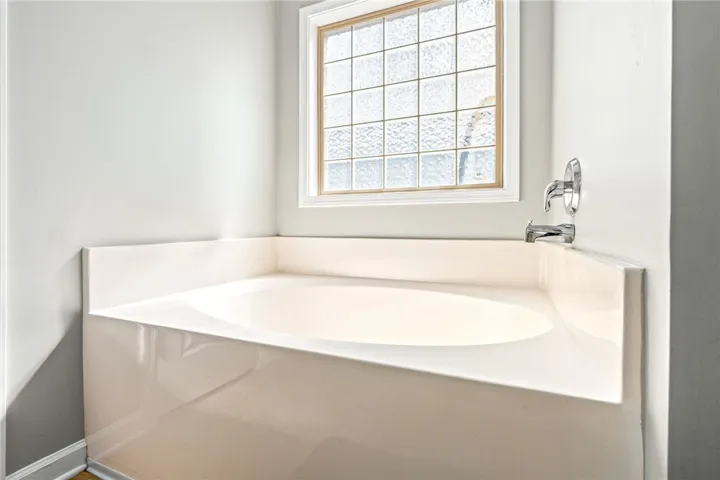 2004 Dutch Court, Opelika, Alabama 36801