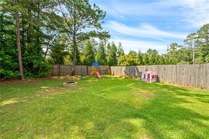 2004 Dutch Court, Opelika, Alabama 36801