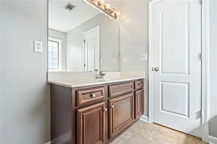 2004 Dutch Court, Opelika, Alabama 36801