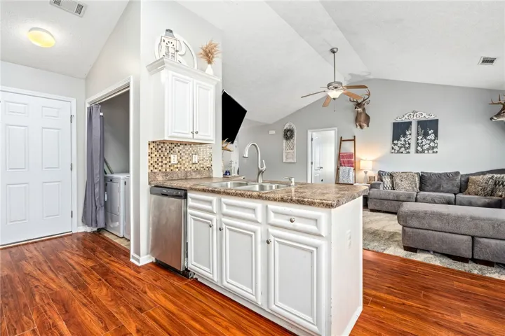 2004 Dutch Court, Opelika, Alabama 36801