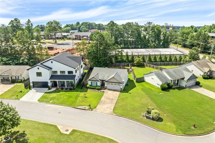 2004 Dutch Court, Opelika, Alabama 36801