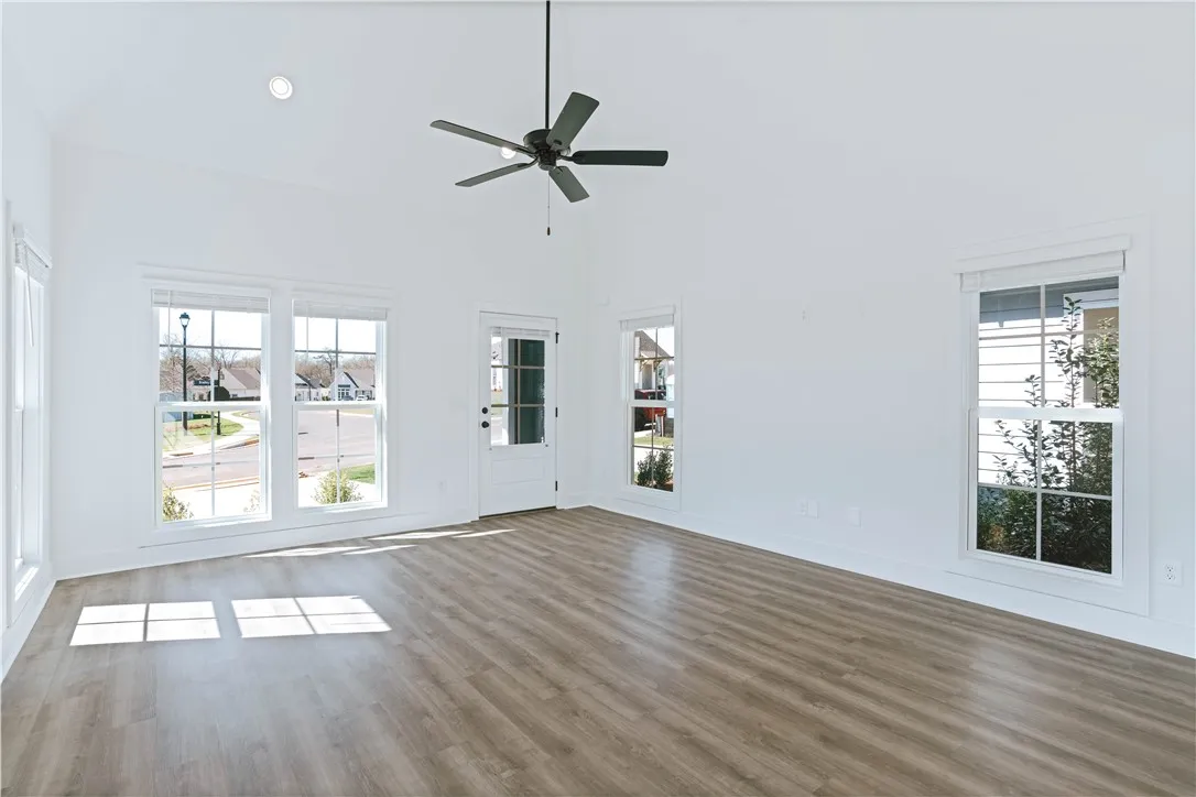 Example of a Duette 4 Floorplan - All plans, pricing and specifications are subject to change without notice.