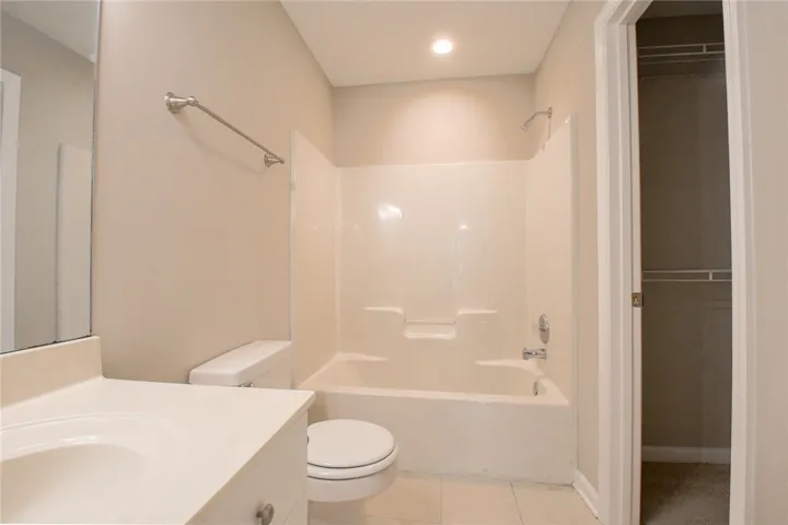 1477 N Donahue Drive 1706, Auburn, Alabama 36830