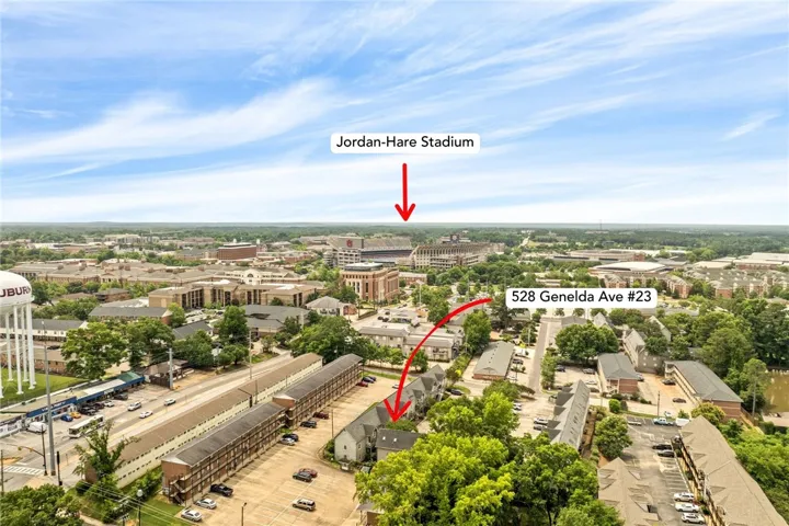 Welcome to Courtyard Condos! Around the corner from Auburn University!