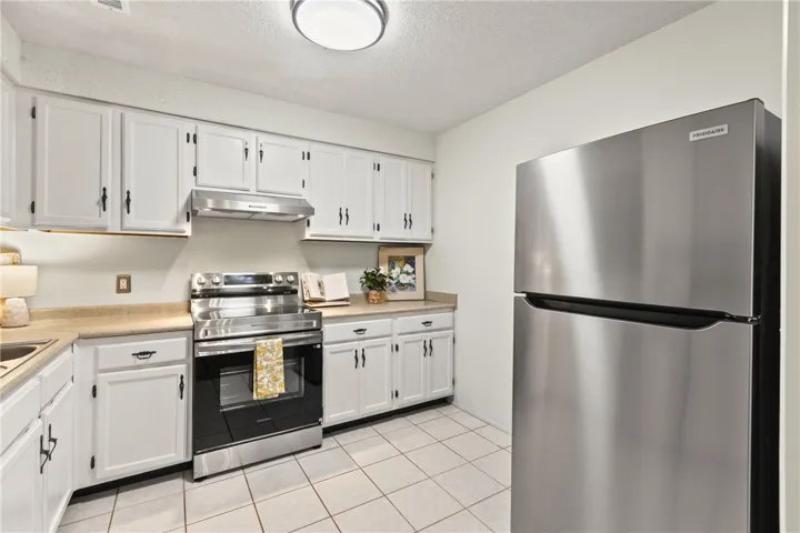 All appliances included!