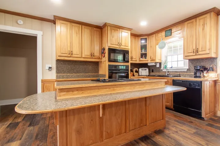 7235 20th Avenue, Valley, Alabama 36854