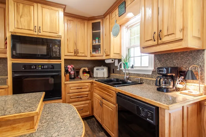 7235 20th Avenue, Valley, Alabama 36854
