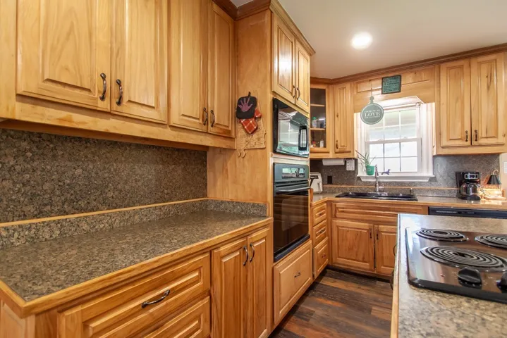 7235 20th Avenue, Valley, Alabama 36854