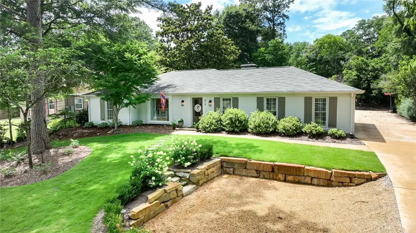 819 E University Drive, Auburn, Alabama 36830