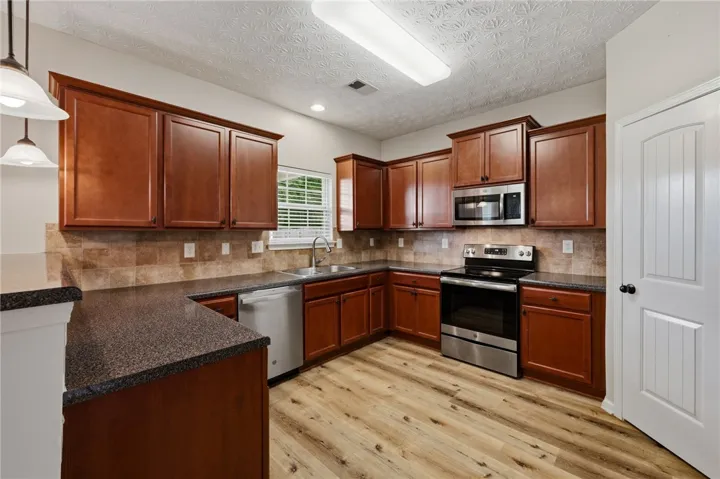 89 Seminole Trail, Ft Mitchell, Alabama 36856