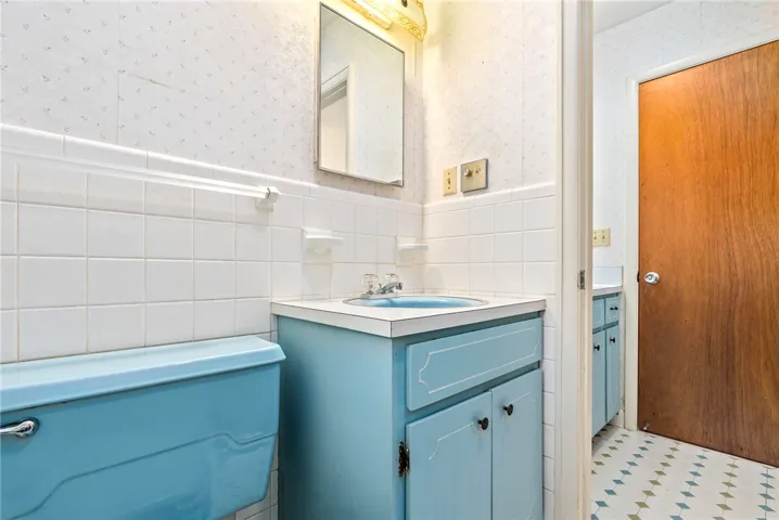 Bathroom #2