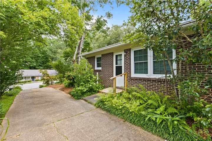 317 Windsor Drive, Auburn, Alabama 36832