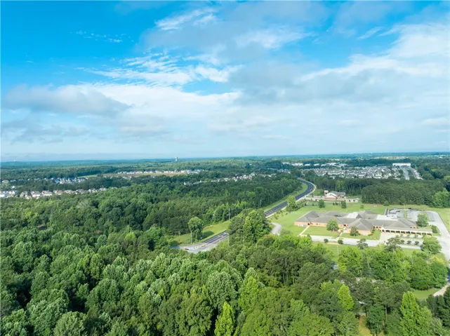 This home is close to schools, shopping, restaurants and I85.