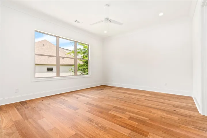 Photos of a previously built Aspen floorplan.