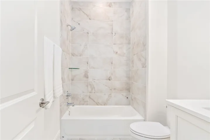 Photos of a previously built Aspen floorplan.