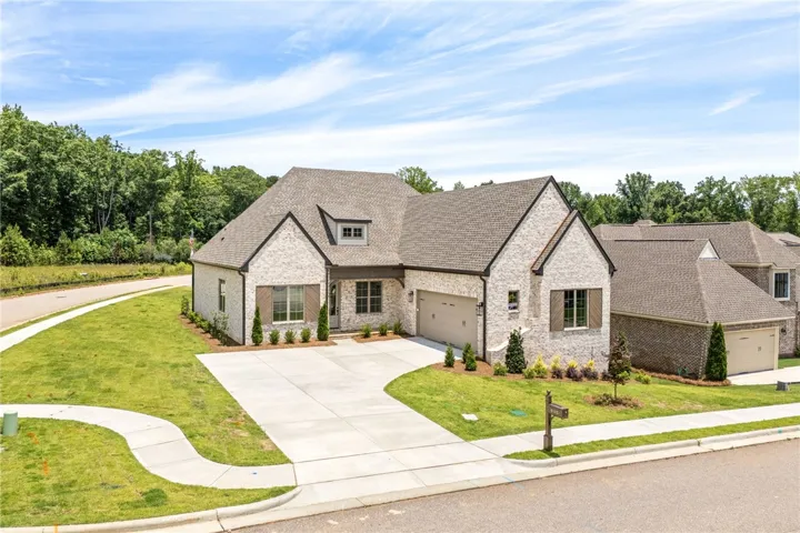 Photos of a previously built Aspen floorplan.
