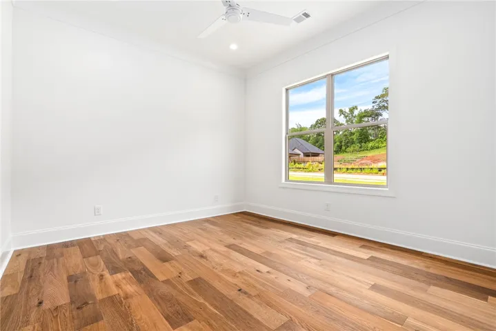 Photos of a previously built Aspen floorplan.