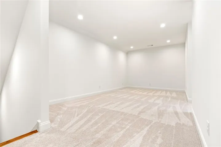 Photos of a previously built Aspen floorplan.