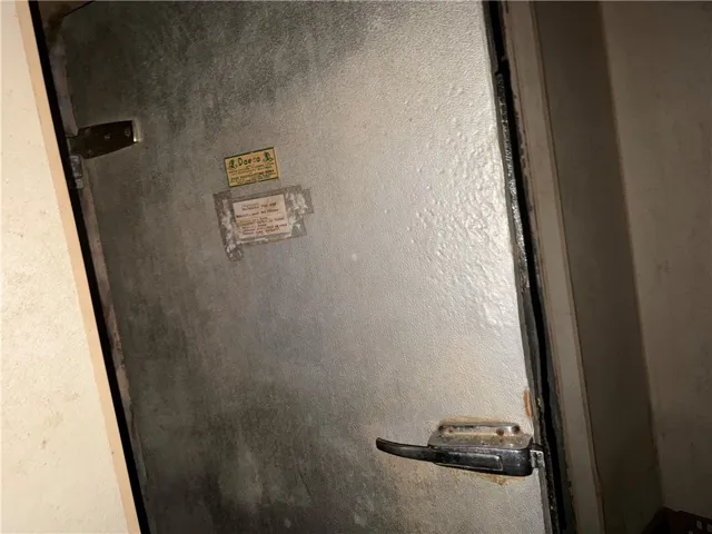 A robust freezer door provides ample cold storage for meat storage