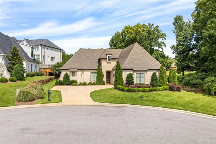 1009 Fairview Lane, Auburn, Alabama 36830