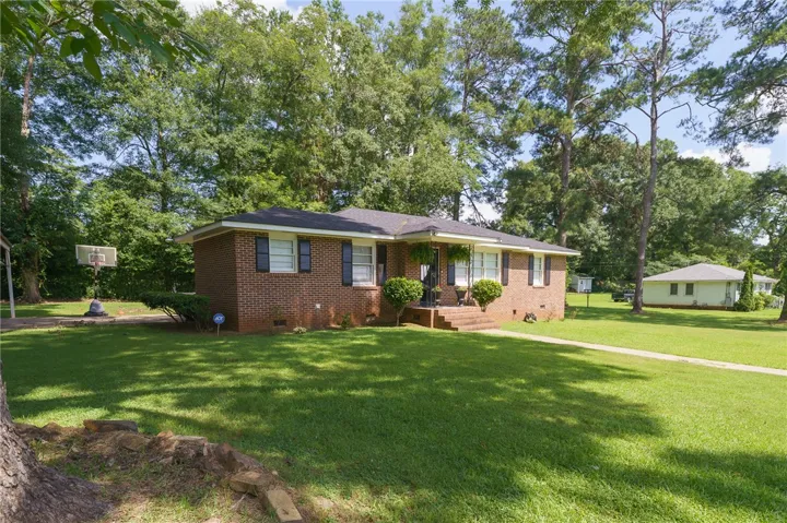 507 S 11th Avenue, Lanett, Alabama 36863