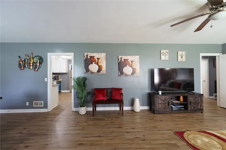 507 S 11th Avenue, Lanett, Alabama 36863