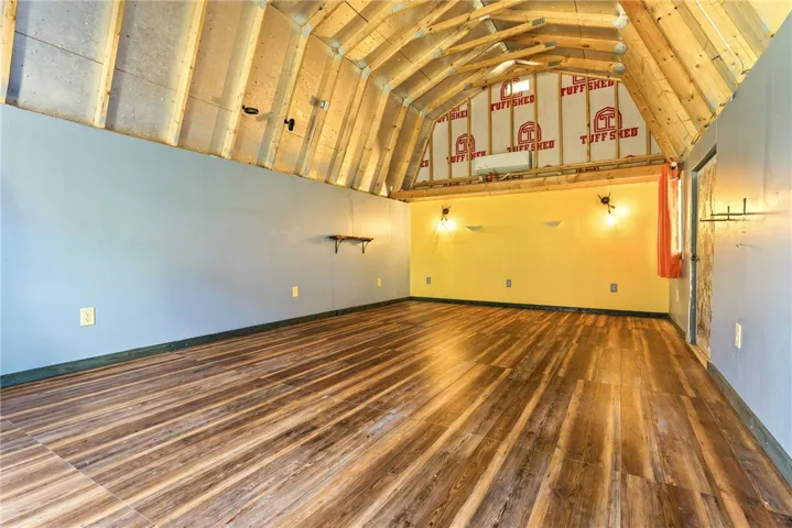 A versatile outbuilding with open space for multiple uses. Complete with power.