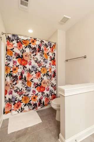 Bathroom 2 Jack-n-Jill