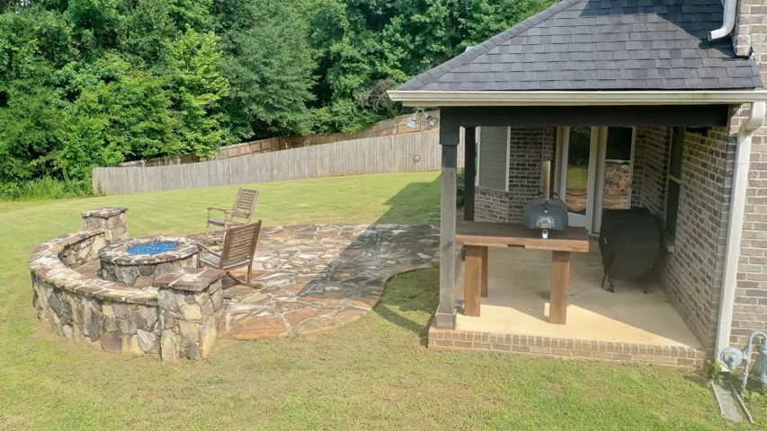 Flagstone patio with Firepit