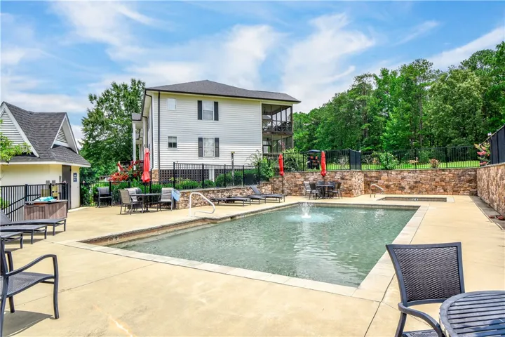 741 Lakeview Ridge N/a 106, Dadeville, Alabama 36853